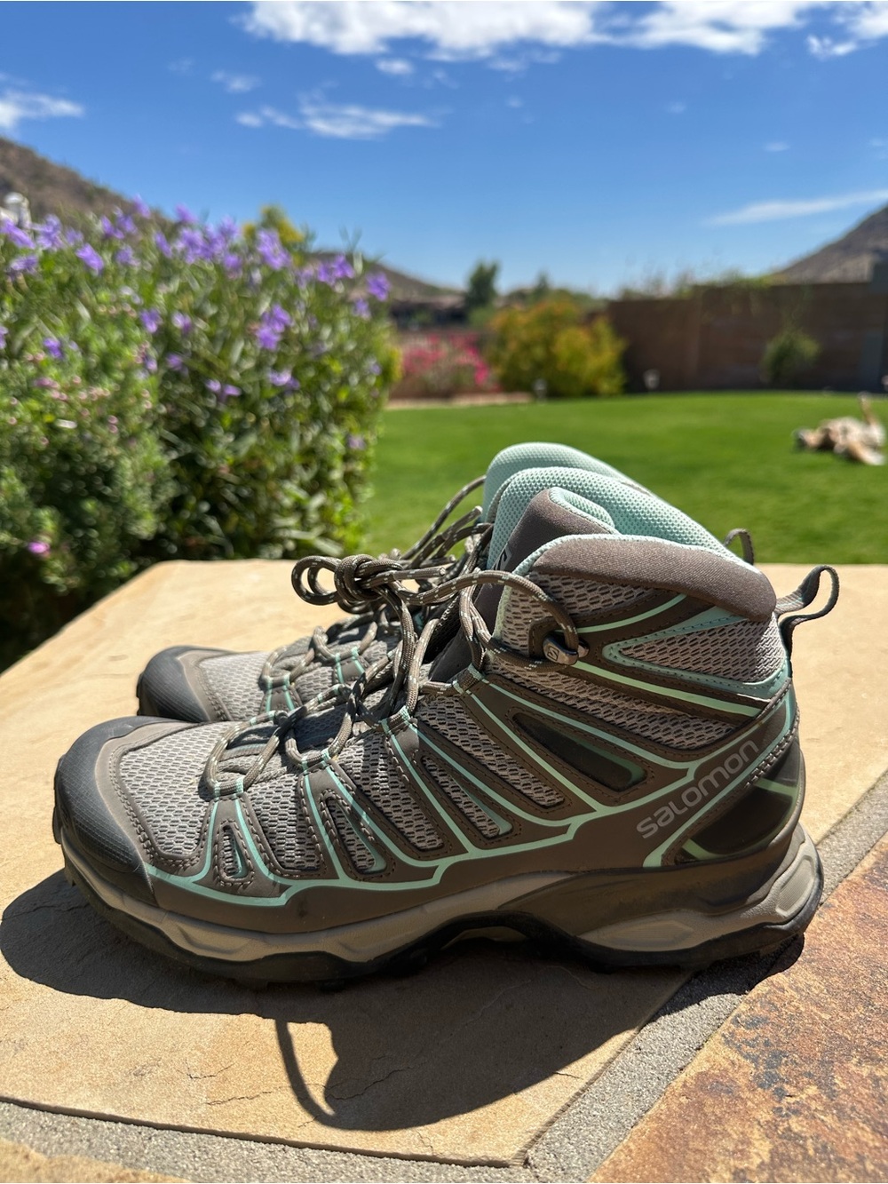 Salomon Women's Hiking Boots in Gray & Mint  Size 9.5